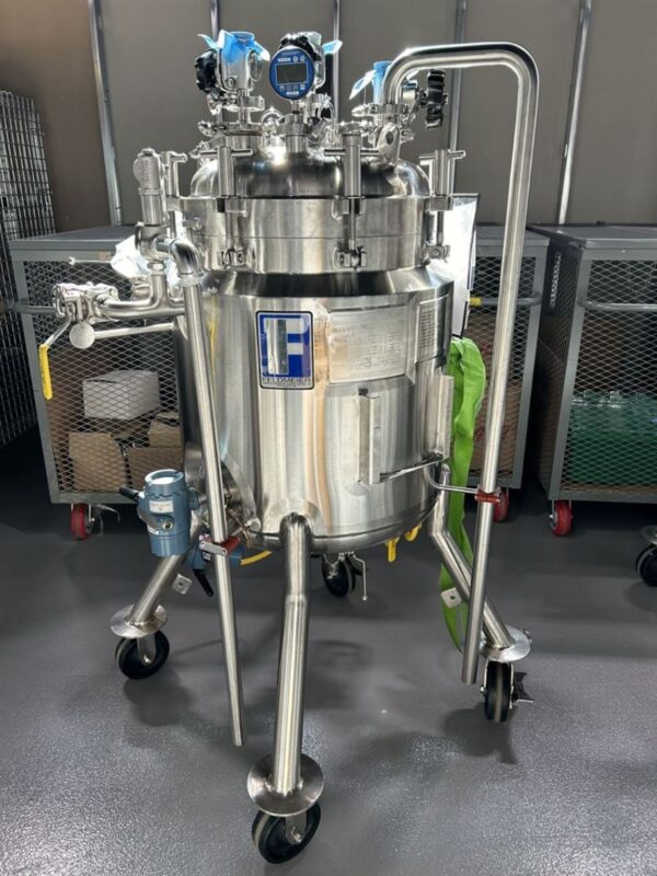 One Used 2012 Feldmeier 100L Mobile Reactor w/ Agitator & Millipore GMP500 Novaseptic Mixer - Image 2