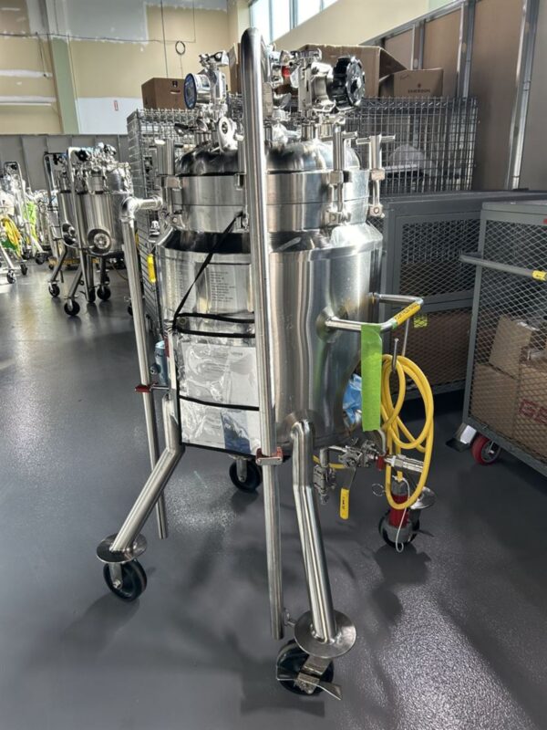 One Used 2012 Feldmeier 100L Mobile Reactor w/ Agitator & Millipore GMP500 Novaseptic Mixer - Image 2