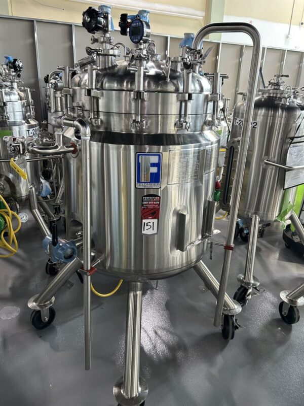 One Used 2012 Feldmeier 200L Mobile Reactor w/ Agitator & Millipore GMP500 Novaseptic Mixer - Image 2