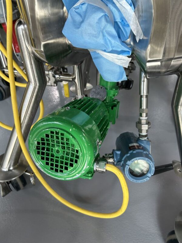 One Used 2012 Feldmeier 100L Mobile Reactor w/ Agitator & Millipore GMP500 Novaseptic Mixer - Image 5