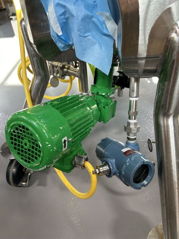 One Used 2012 Feldmeier 100L Mobile Reactor w/ Agitator & Millipore GMP500 Novaseptic Mixer - Image 6